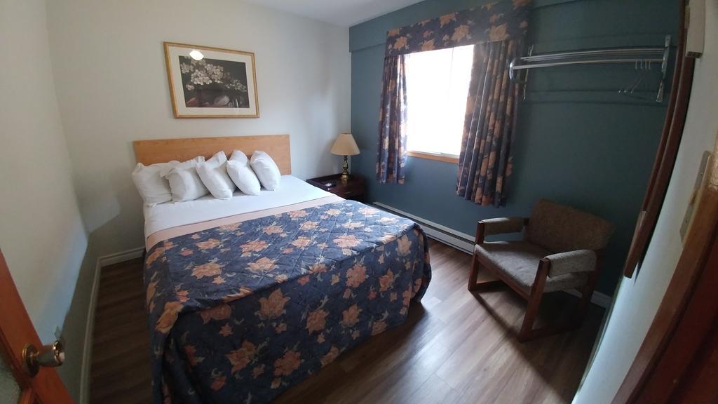 Northlander Motel Су-Сент-Марі Екстер'єр фото